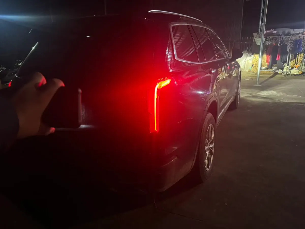 2022 Cadillac XT6 2.0T 237HP L4 9AT,autocango,china used car exporter,china ev exporter,chinese used car exporter,chinese used ev exporter