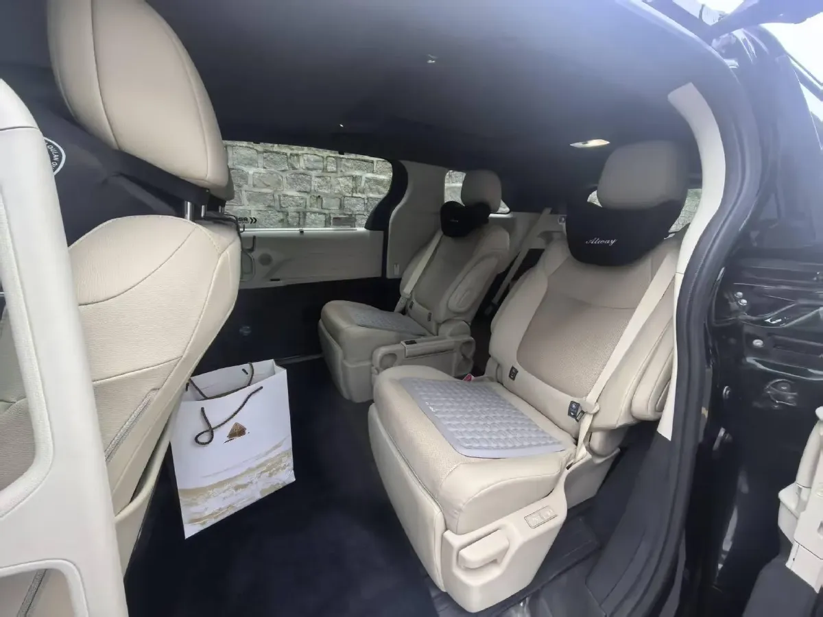 2023 Toyota Granvia 2.5L 189HP L4 E-CVT Hybrid,autocango,china used car exporter,china ev exporter,chinese used car exporter,chinese used ev exporter