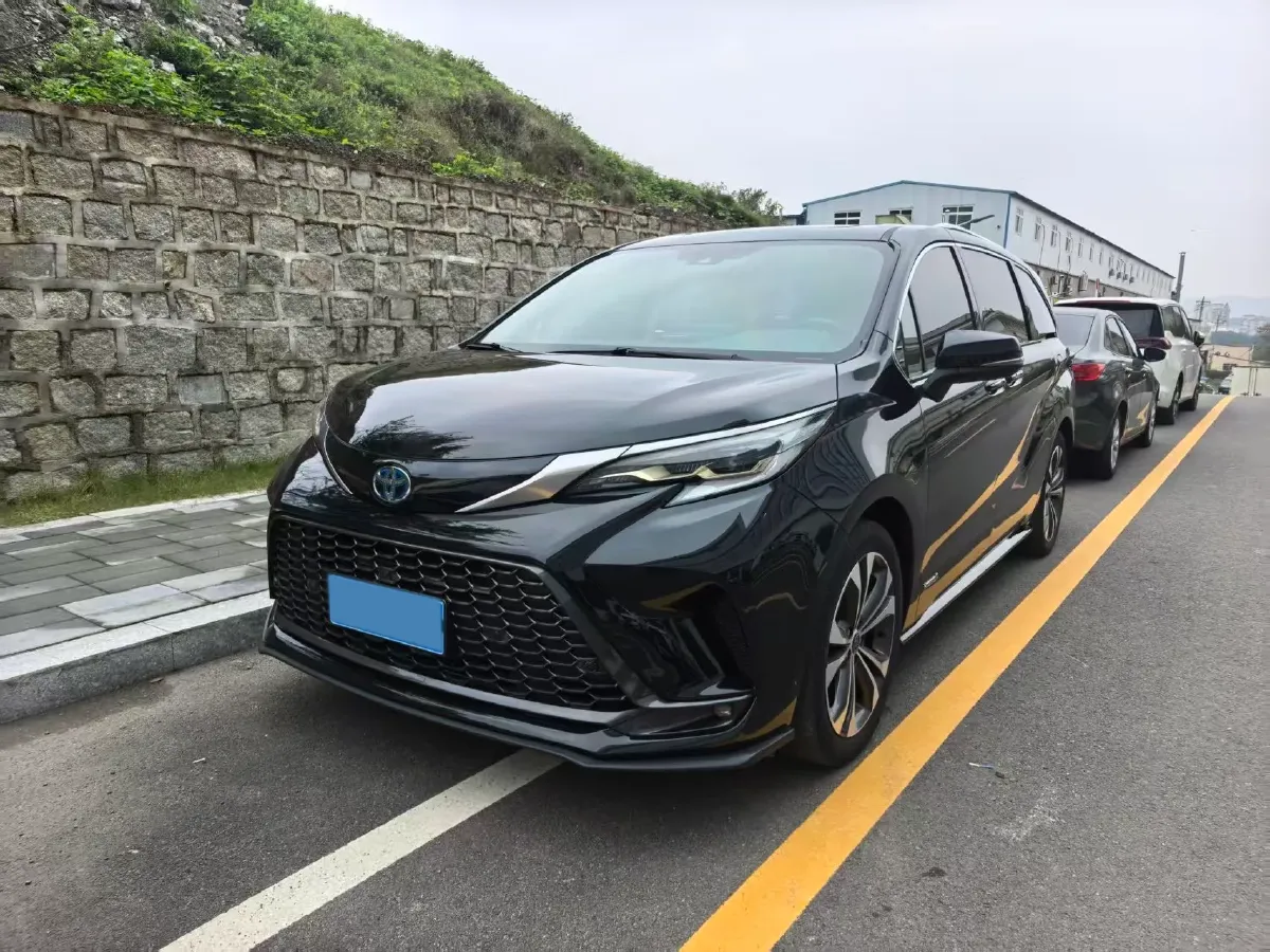 2023 Toyota Granvia 2.5L 189HP L4 E-CVT Hybrid,autocango,china used car exporter,china ev exporter,chinese used car exporter,chinese used ev exporter