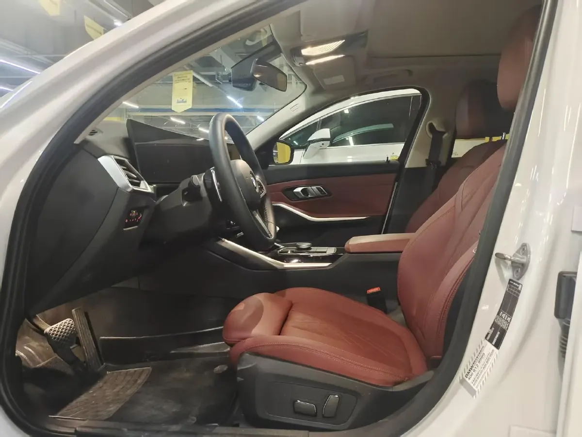 2024 BMW 3 Series 2.0T 156HP L4 8AT,autocango,china used car exporter,china ev exporter,chinese used car exporter,chinese used ev exporter