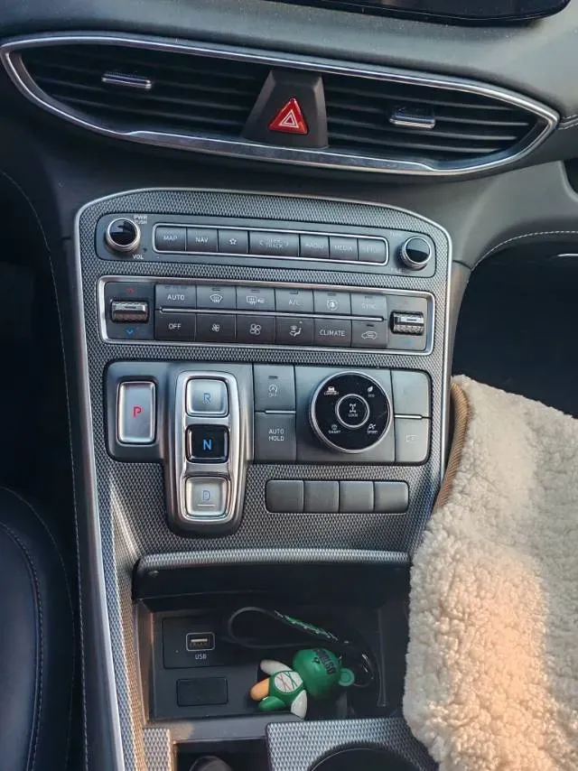 2023 Hyundai Santafe 2.0T 230HP L4 8AT,autocango,china used car exporter,china ev exporter,chinese used car exporter,chinese used ev exporter