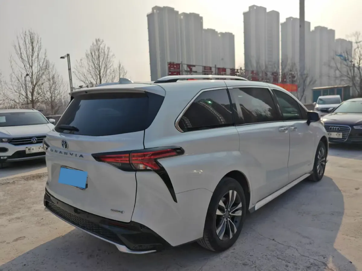 2023 Toyota Granvia 2.5L 189HP L4 E-CVT Hybrid,autocango,china used car exporter,china ev exporter,chinese used car exporter,chinese used ev exporter