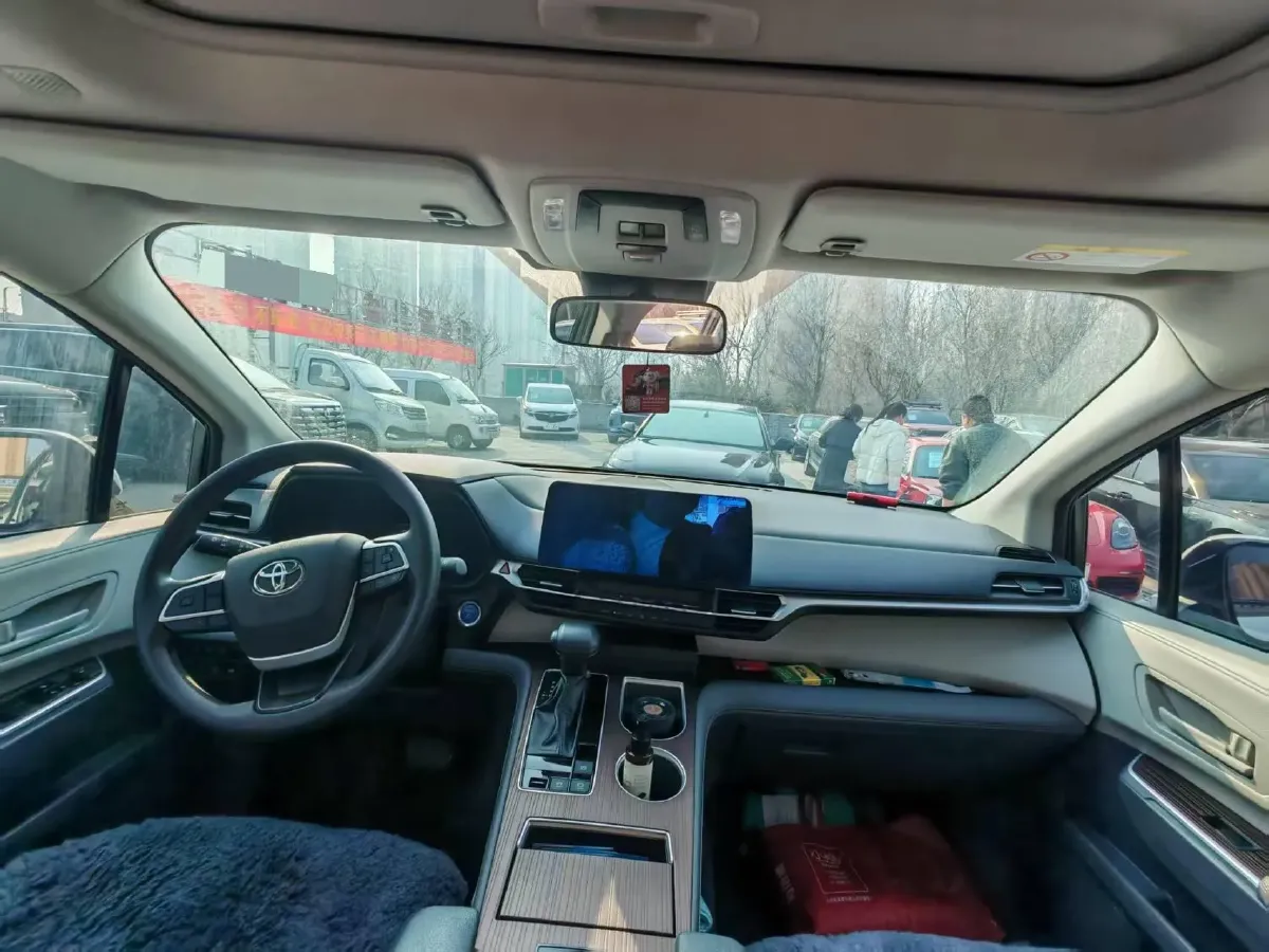 2023 Toyota Granvia 2.5L 189HP L4 E-CVT Hybrid,autocango,china used car exporter,china ev exporter,chinese used car exporter,chinese used ev exporter