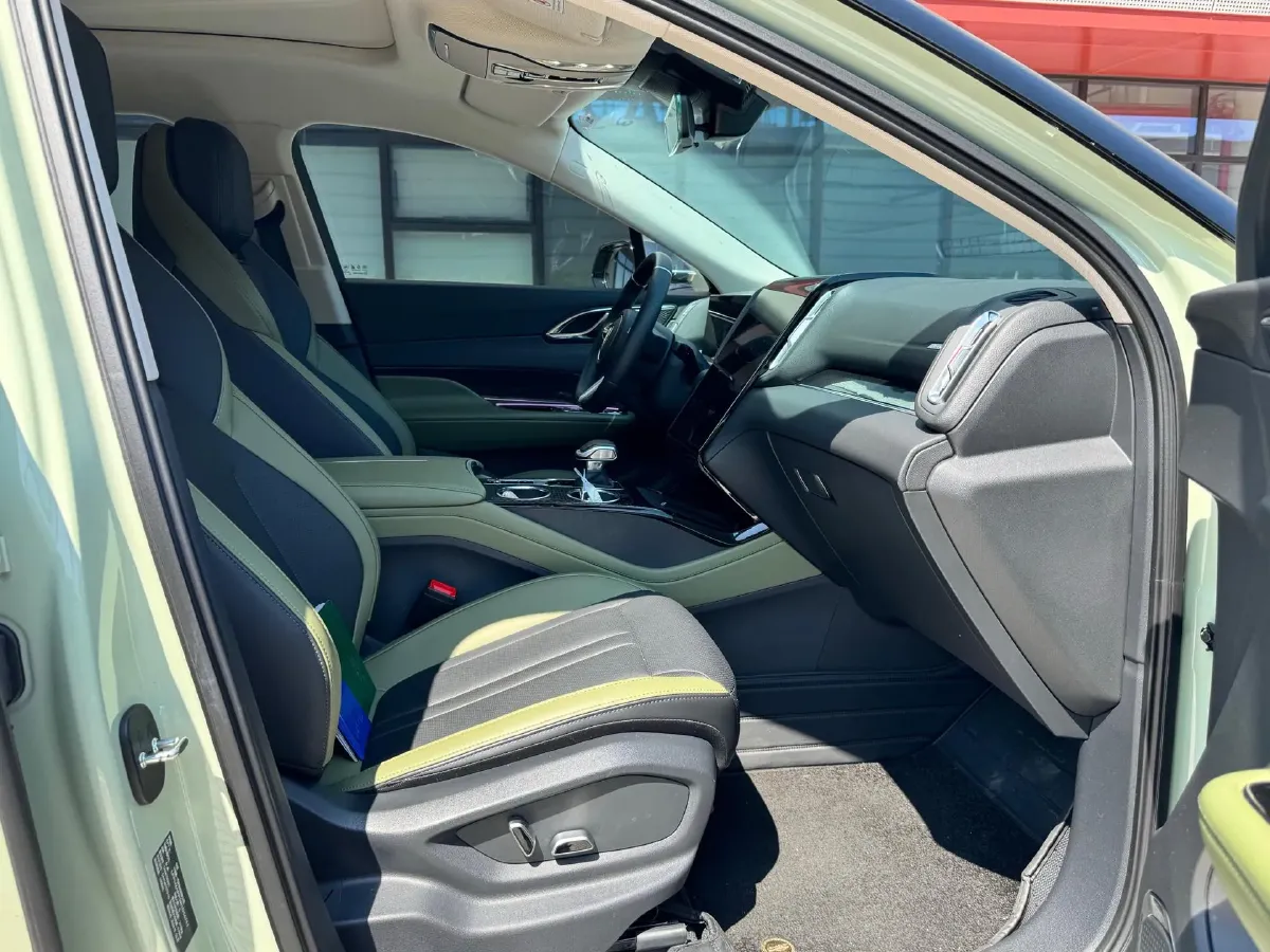 2023 HongQi HS3 1.5T 169HP L4 1DHT Hybrid 1.83KWH,autocango,china used car exporter,china ev exporter,chinese used car exporter,chinese used ev exporter