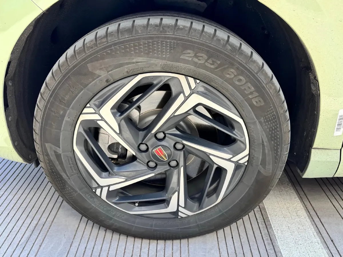 2023 HongQi HS3 1.5T 169HP L4 1DHT Hybrid 1.83KWH,autocango,china used car exporter,china ev exporter,chinese used car exporter,chinese used ev exporter