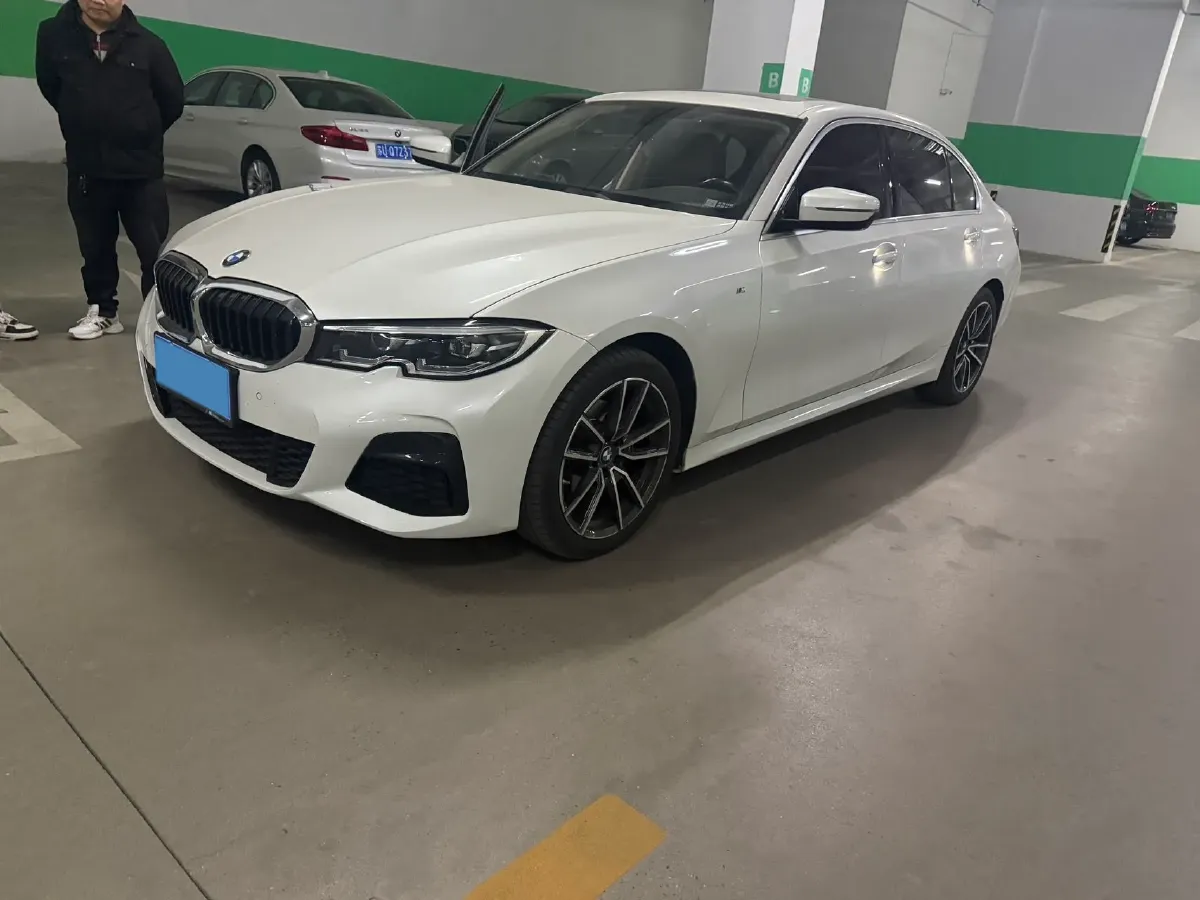 2022 BMW 3 Series 2.0T 156HP L4 8AT,autocango,china used car exporter,china ev exporter,chinese used car exporter,chinese used ev exporter