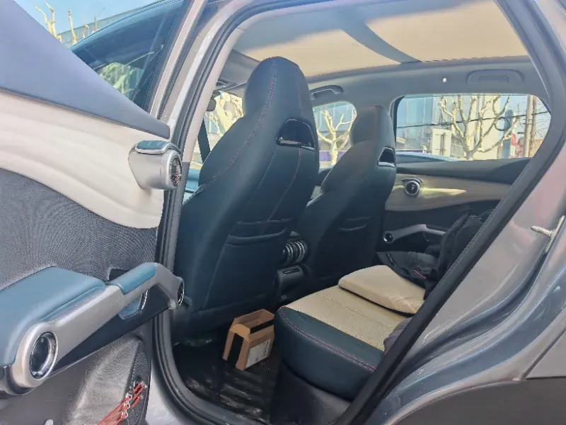 2022 Roewe RX5 MAX 1.5T 181HP L4 6AT,autocango,china used car exporter,china ev exporter,chinese used car exporter,chinese used ev exporter