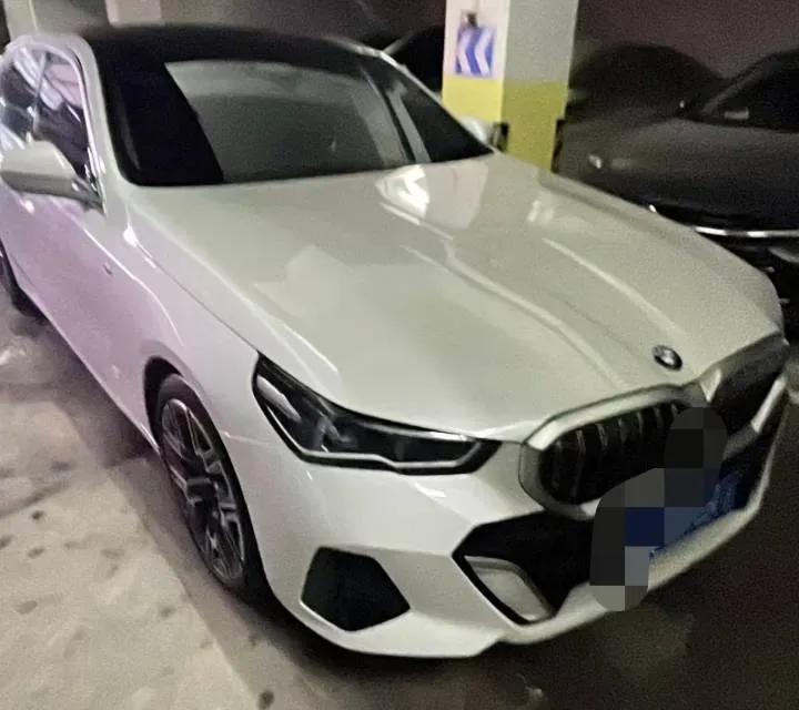 2024 BMW 5 Series 2.0T 258HP L4 8AT,autocango,china used car exporter,china ev exporter,chinese used car exporter,chinese used ev exporter