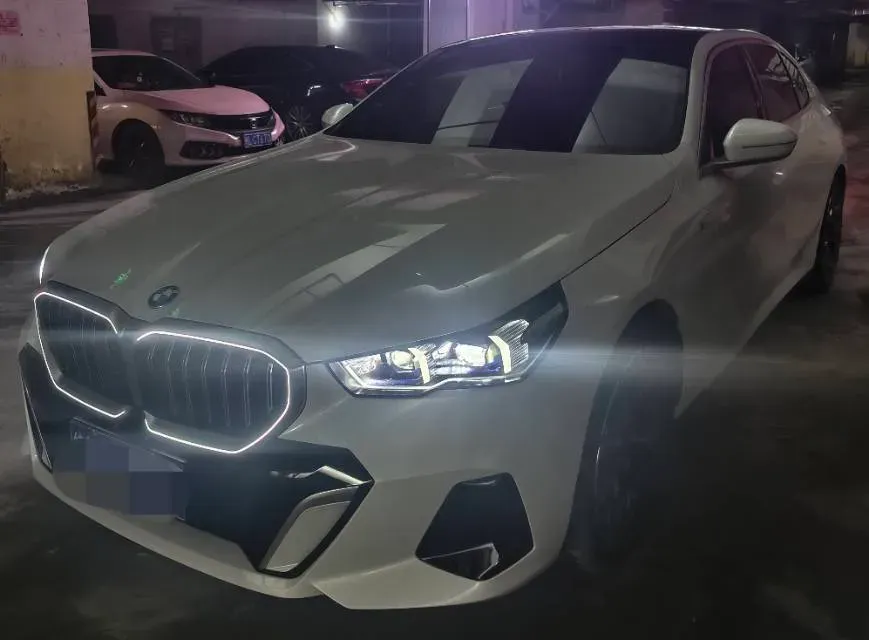 2024 BMW 5 Series 2.0T 258HP L4 8AT,autocango,china used car exporter,china ev exporter,chinese used car exporter,chinese used ev exporter