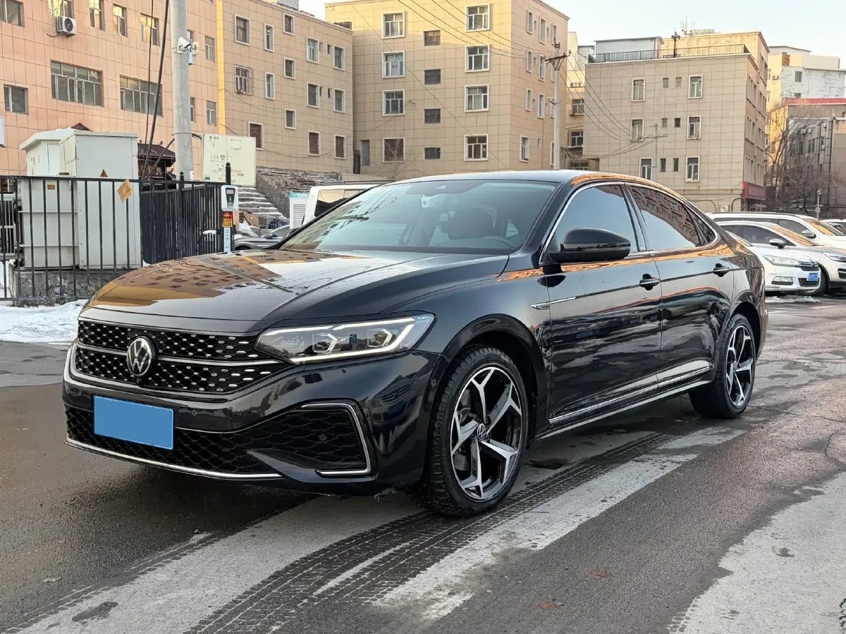 2024 Volkswagen Passat 2.0T 220HP L4 7DCT,autocango,china used car exporter,china ev exporter,chinese used car exporter,chinese used ev exporter
