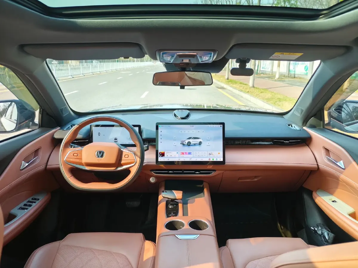 2024 ChangAn UNI-Z 1.5L 98HP L4 E-CVT PHEV 18.4KWH,autocango,china used car exporter,china ev exporter,chinese used car exporter,chinese used ev exporter