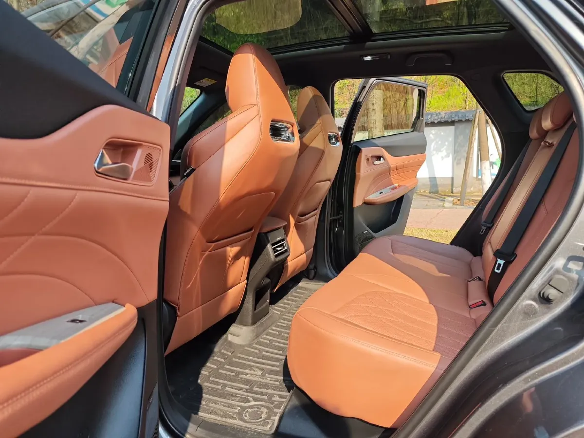 2024 ChangAn UNI-Z 1.5L 98HP L4 E-CVT PHEV 18.4KWH,autocango,china used car exporter,china ev exporter,chinese used car exporter,chinese used ev exporter