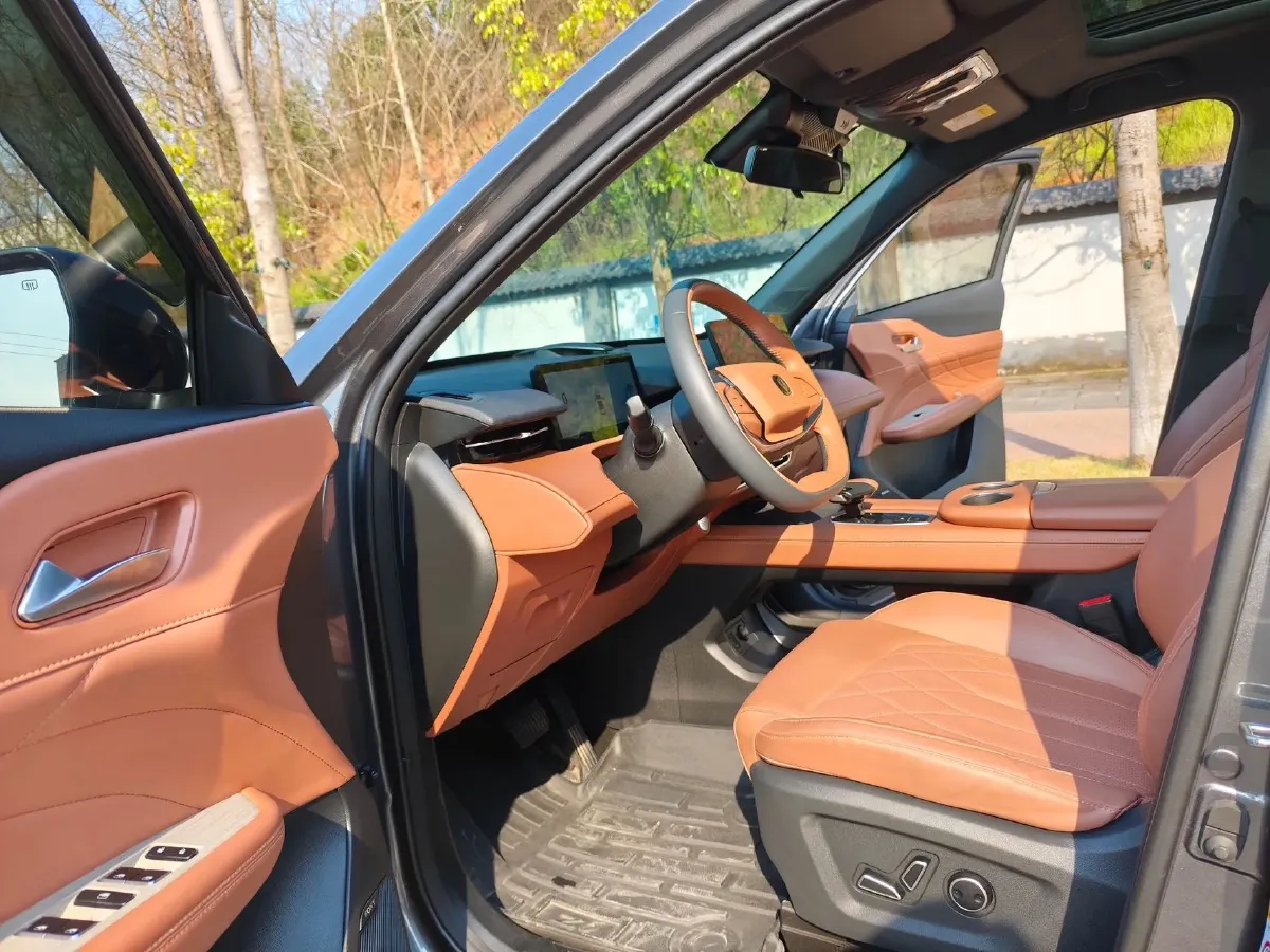 2024 ChangAn UNI-Z 1.5L 98HP L4 E-CVT PHEV 18.4KWH,autocango,china used car exporter,china ev exporter,chinese used car exporter,chinese used ev exporter