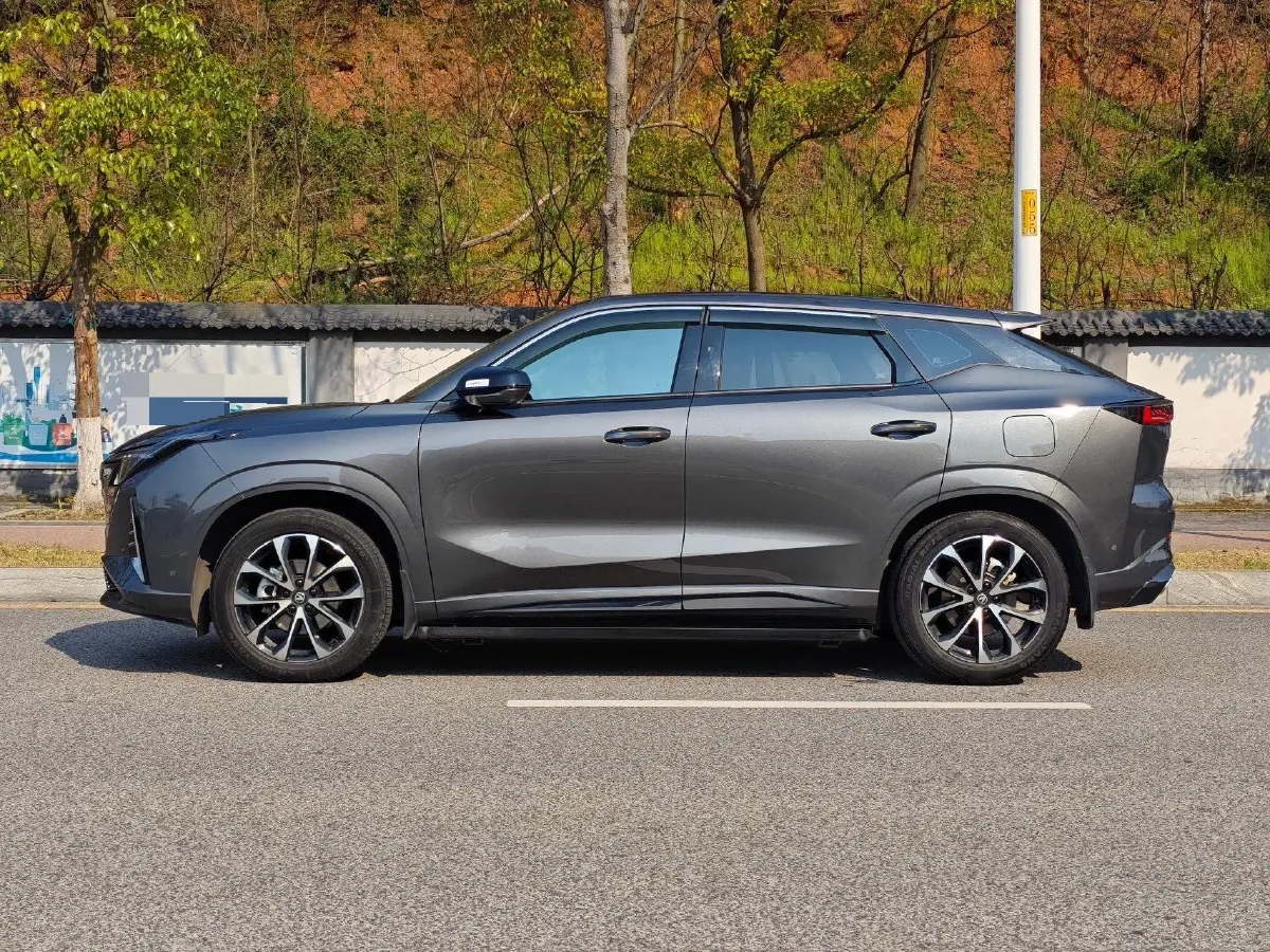 2024 ChangAn UNI-Z 1.5L 98HP L4 E-CVT PHEV 18.4KWH,autocango,china used car exporter,china ev exporter,chinese used car exporter,chinese used ev exporter