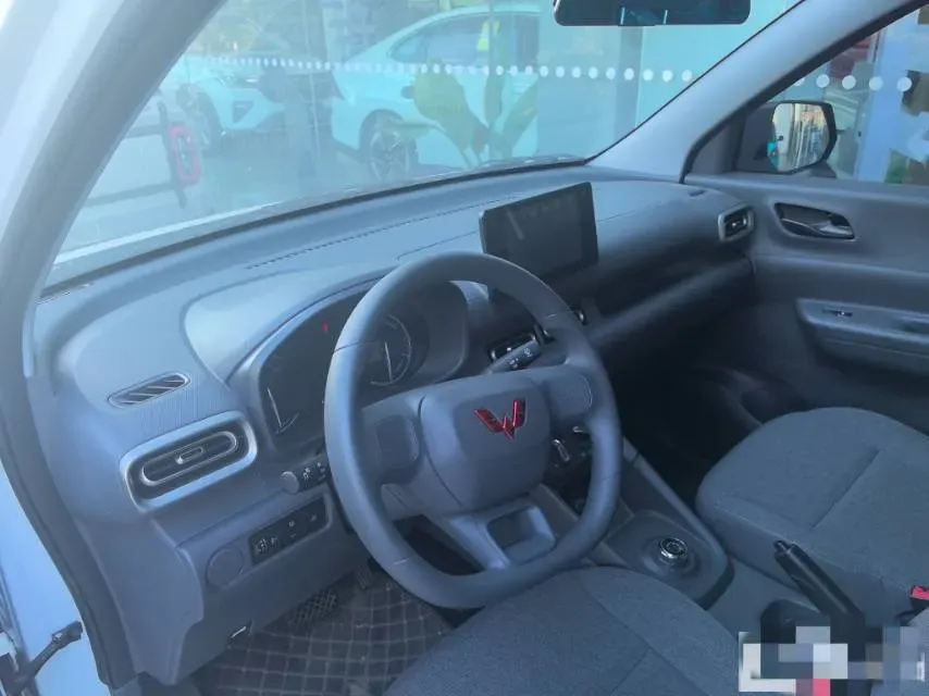 2025 WuLing HongGuang New Energy REEV 99HP REEV,autocango,china used car exporter,china ev exporter,chinese used car exporter,chinese used ev exporter