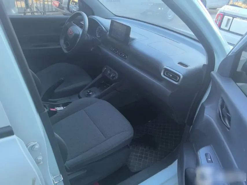 2025 WuLing HongGuang New Energy REEV 99HP REEV,autocango,china used car exporter,china ev exporter,chinese used car exporter,chinese used ev exporter