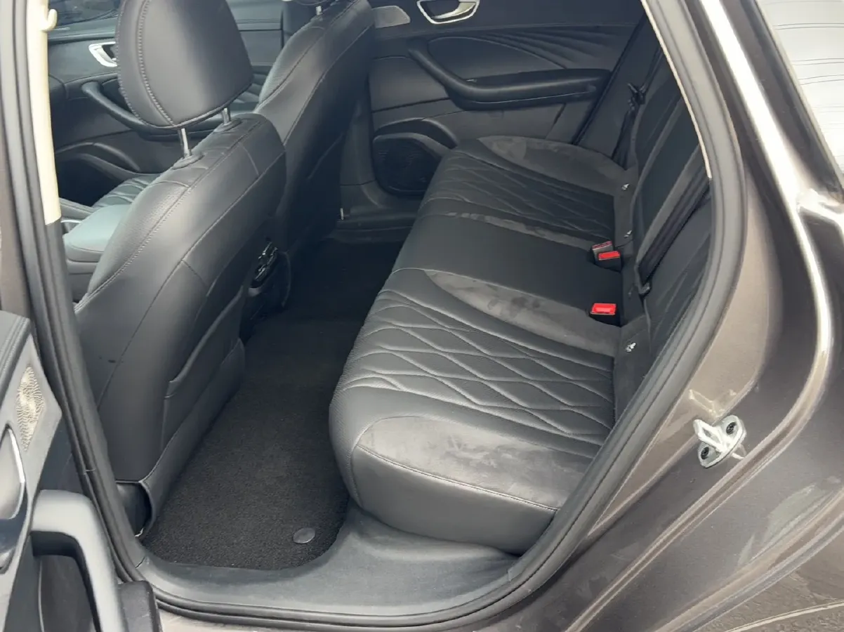 2025 Roewe D7 1.5L 112HP L4 1DHT PHEV 19.7KWH,autocango,china used car exporter,china ev exporter,chinese used car exporter,chinese used ev exporter