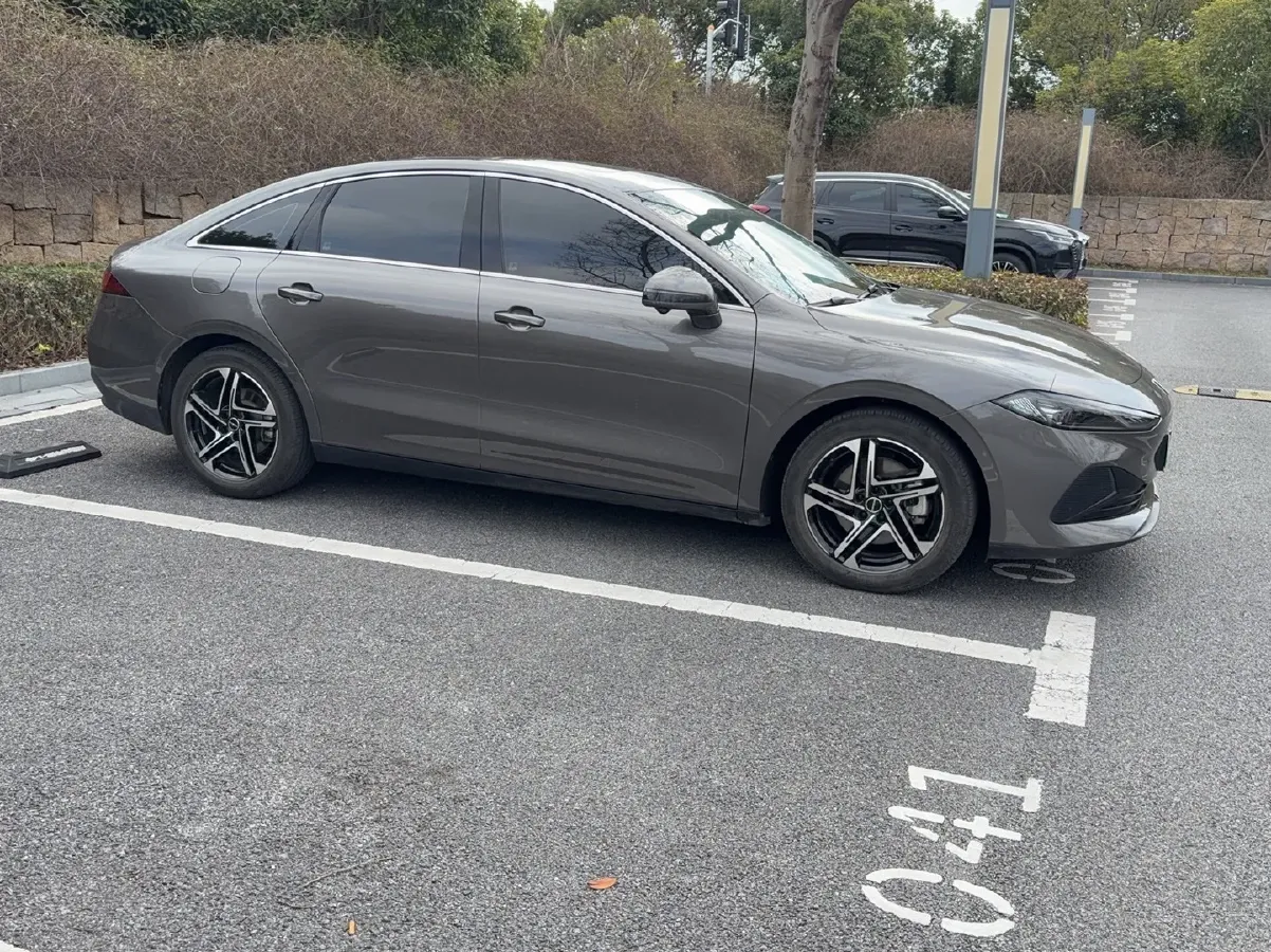 2025 Roewe D7 1.5L 112HP L4 1DHT PHEV 19.7KWH,autocango,china used car exporter,china ev exporter,chinese used car exporter,chinese used ev exporter