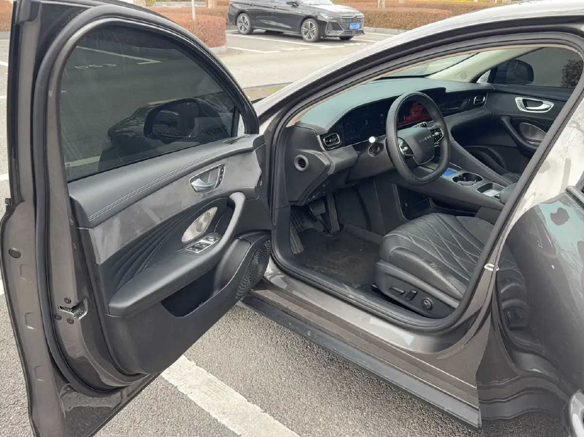 2025 Roewe D7 1.5L 112HP L4 1DHT PHEV 19.7KWH,autocango,china used car exporter,china ev exporter,chinese used car exporter,chinese used ev exporter