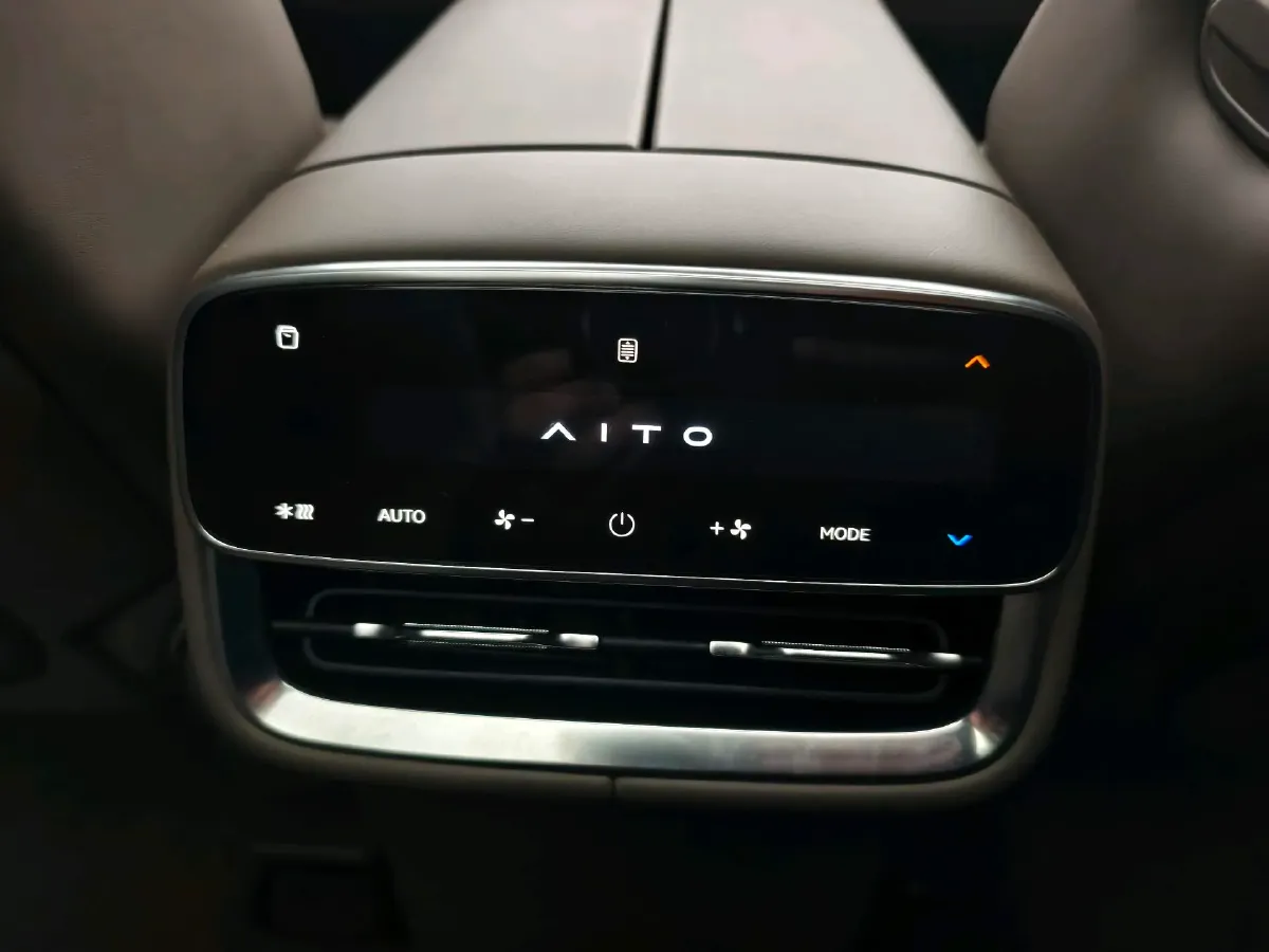 2025 AITO AITO M8 BEV,autocango,china used car exporter,china ev exporter,chinese used car exporter,chinese used ev exporter