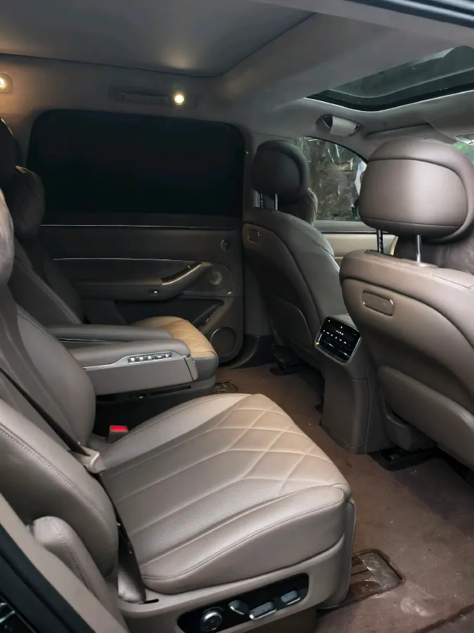 2025 AITO AITO M8 BEV,autocango,china used car exporter,china ev exporter,chinese used car exporter,chinese used ev exporter