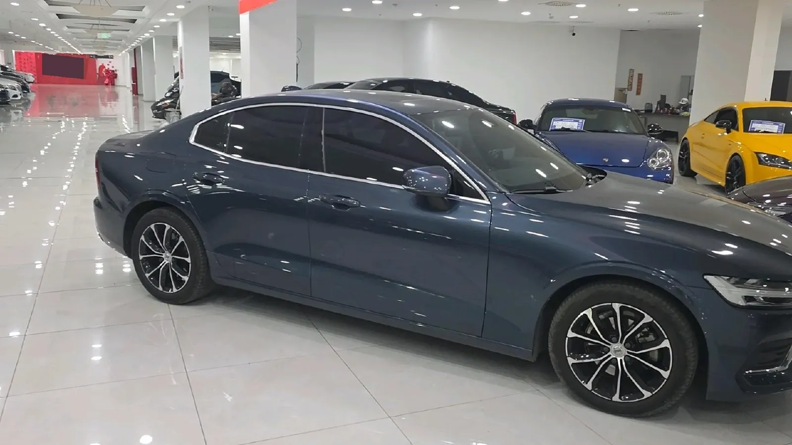 2022 Volvo S60 2.0T 197HP L4 8AT,autocango,china used car exporter,china ev exporter,chinese used car exporter,chinese used ev exporter