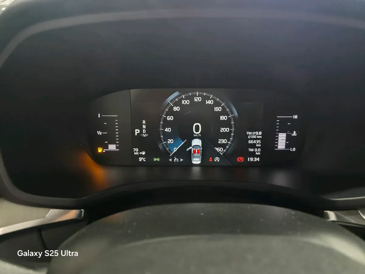 2022 Volvo S60 2.0T 197HP L4 8AT,autocango,china used car exporter,china ev exporter,chinese used car exporter,chinese used ev exporter