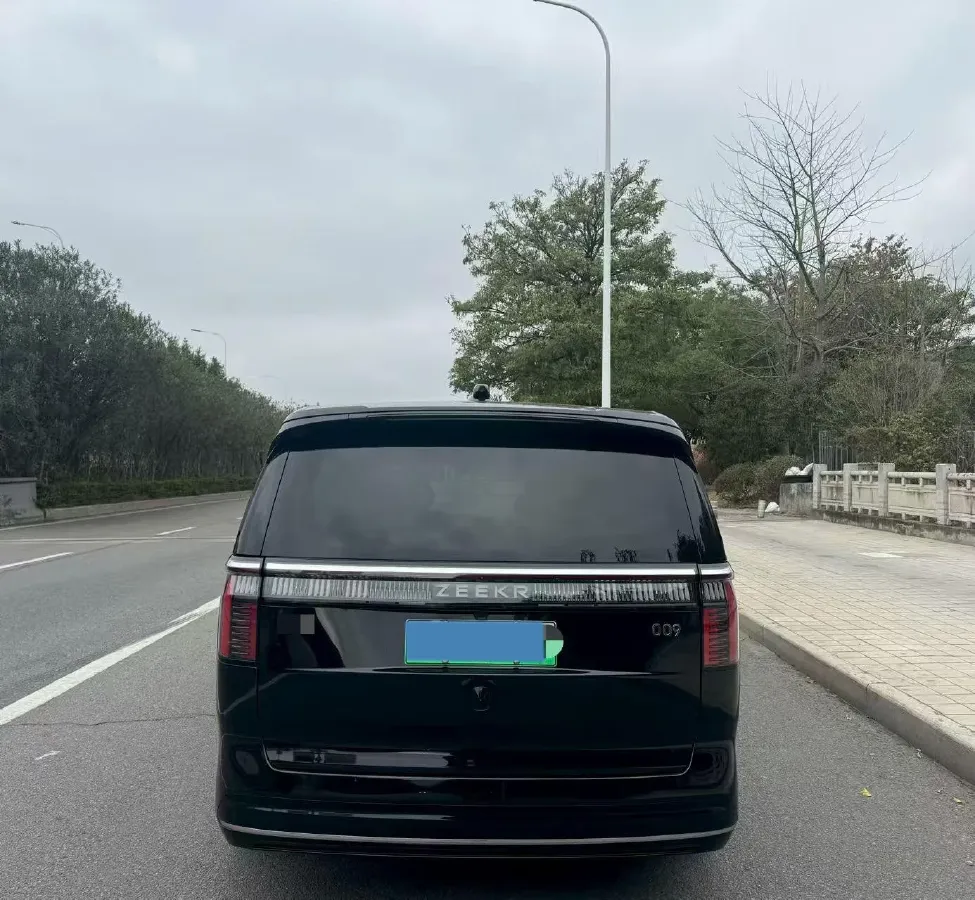 2022 Zeekr 009 BEV 116KWH,autocango,china used car exporter,china ev exporter,chinese used car exporter,chinese used ev exporter