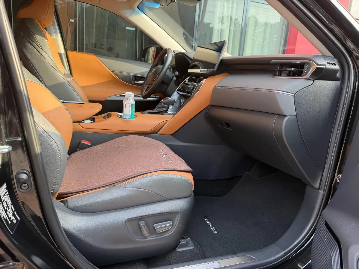 2022 Toyota Venza 2.5L 178HP L4 E-CVT Hybrid,autocango,china used car exporter,china ev exporter,chinese used car exporter,chinese used ev exporter