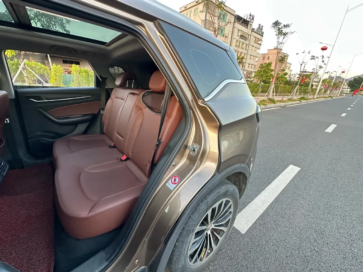 2018 Brilliance Auto V6 1.5T 150HP L4 7DCT,autocango,china used car exporter,china ev exporter,chinese used car exporter,chinese used ev exporter