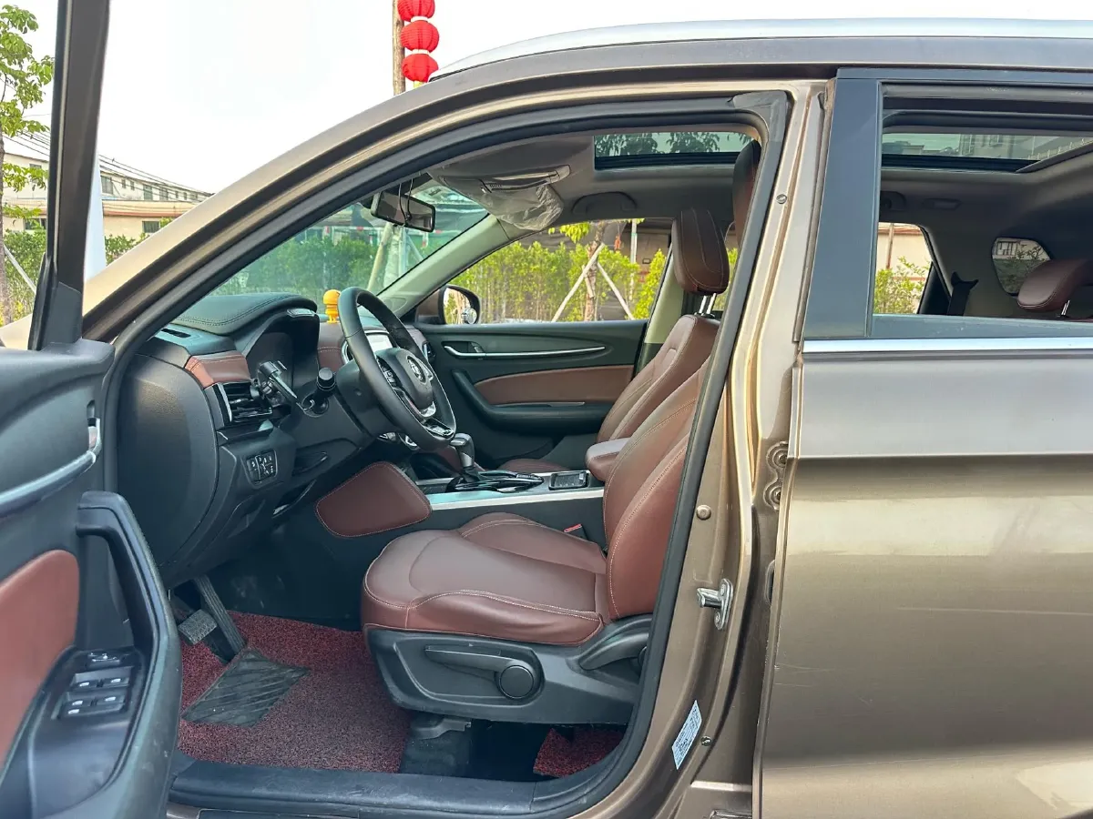 2018 Brilliance Auto V6 1.5T 150HP L4 7DCT,autocango,china used car exporter,china ev exporter,chinese used car exporter,chinese used ev exporter