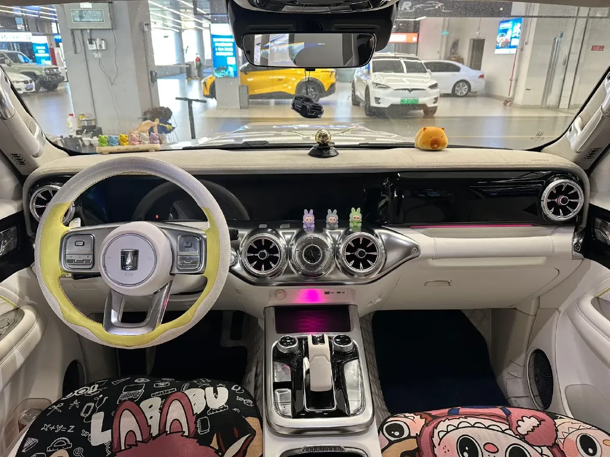 2021 Cyberspace 300 2.0T 227HP L4 8AT,autocango,china used car exporter,china ev exporter,chinese used car exporter,chinese used ev exporter