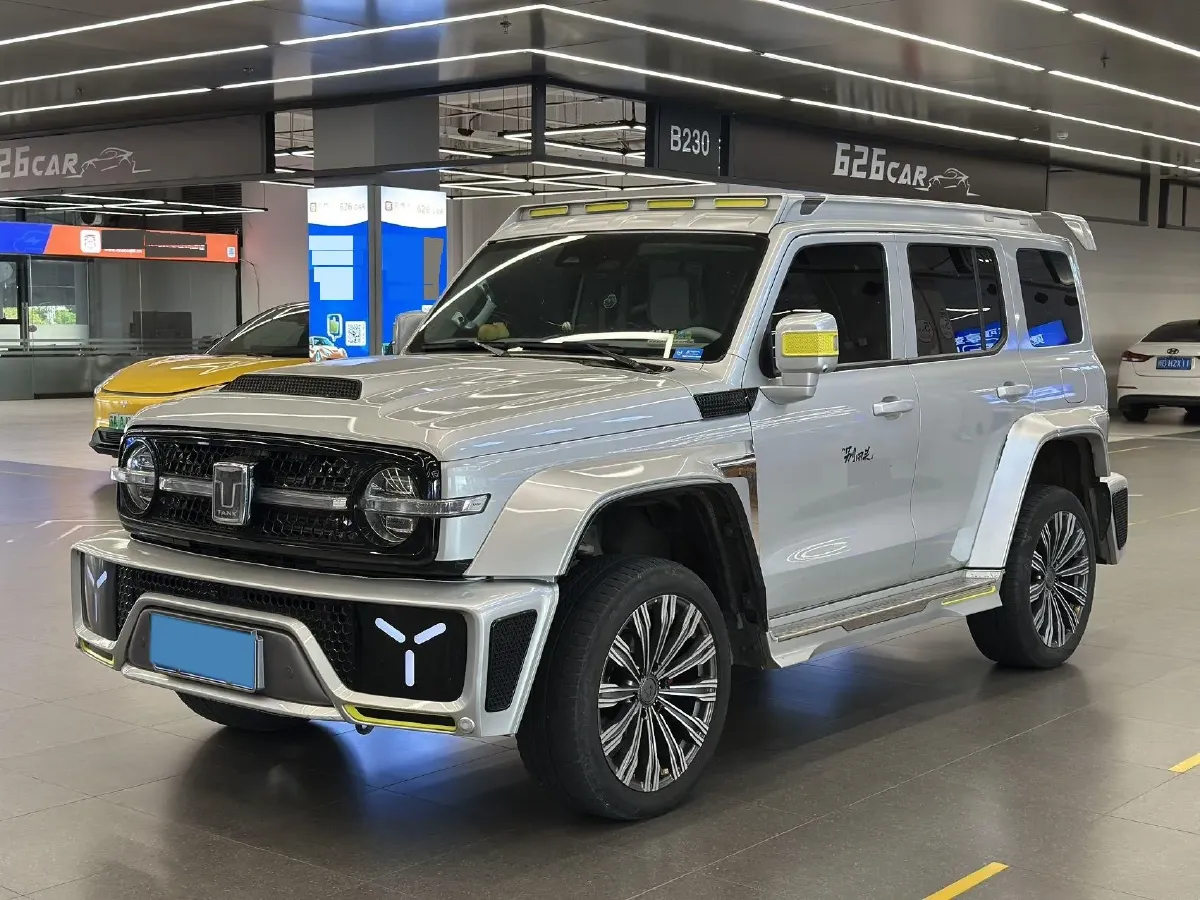 2021 Cyberspace 300 2.0T 227HP L4 8AT,autocango,china used car exporter,china ev exporter,chinese used car exporter,chinese used ev exporter