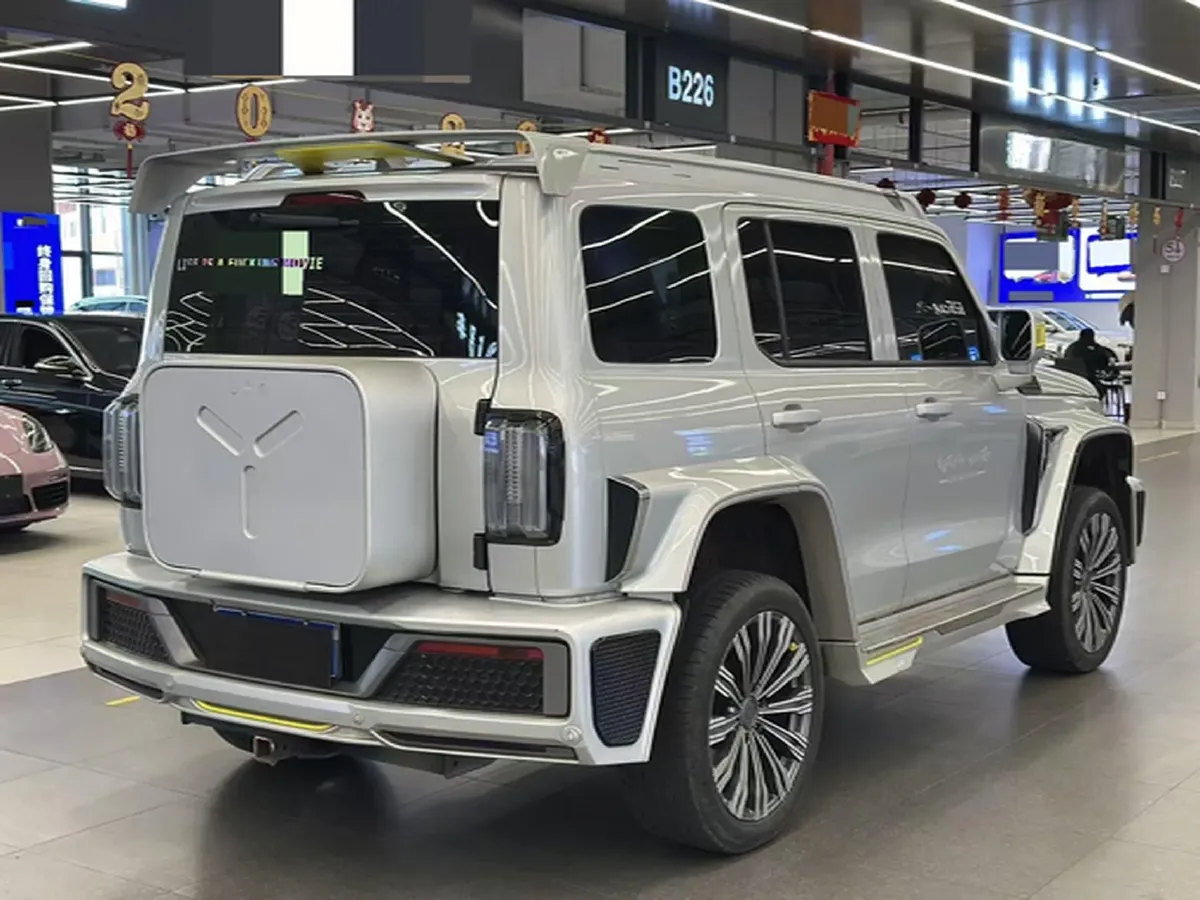 2021 Cyberspace 300 2.0T 227HP L4 8AT,autocango,china used car exporter,china ev exporter,chinese used car exporter,chinese used ev exporter