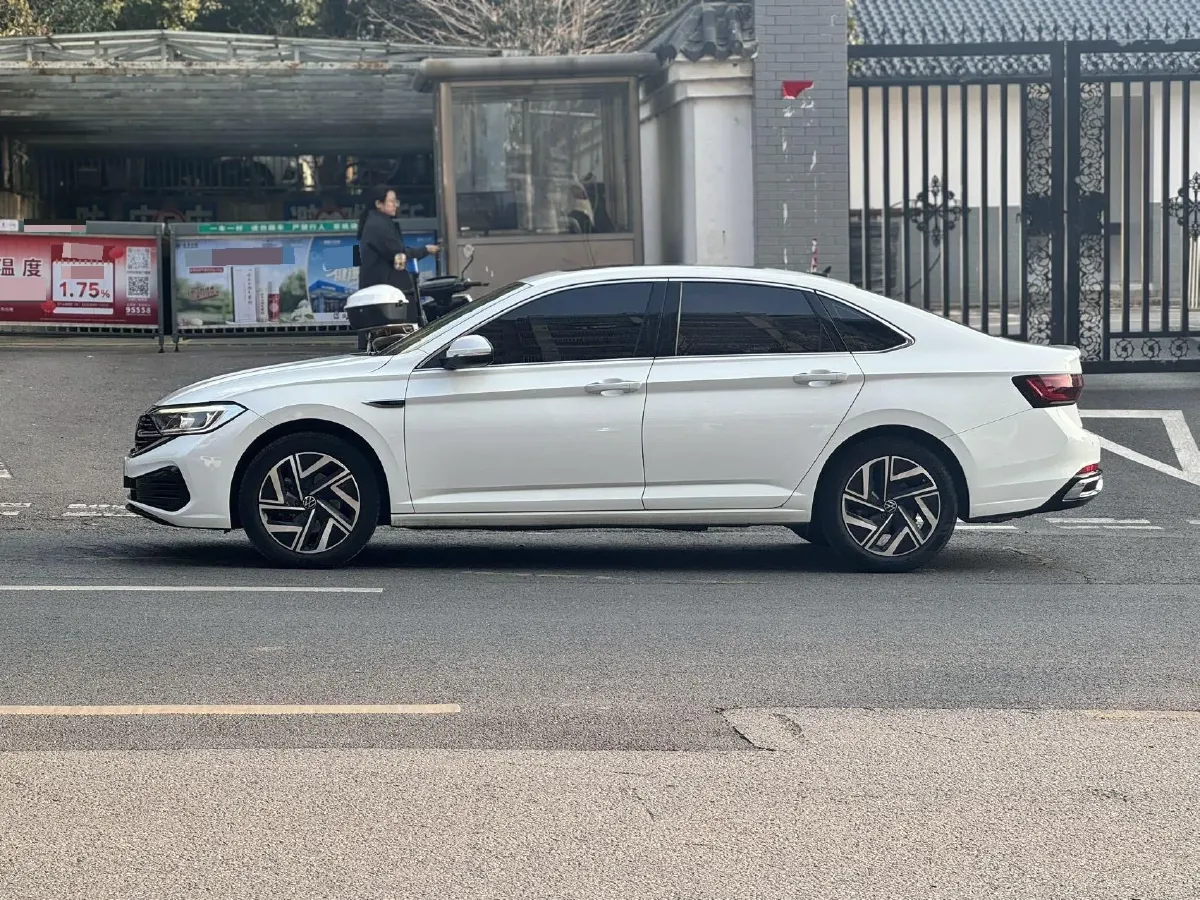2023 Volkswagen Sagitar 1.5T 160HP L4 7DCT,autocango,china used car exporter,china ev exporter,chinese used car exporter,chinese used ev exporter