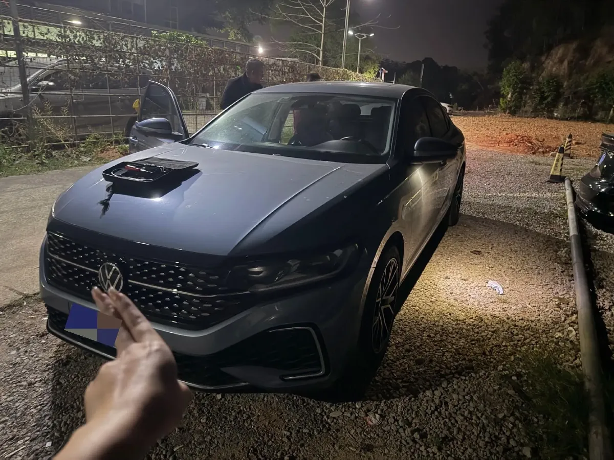 2021 Volkswagen Passat 2.0T 186HP L4 7DCT,autocango,china used car exporter,china ev exporter,chinese used car exporter,chinese used ev exporter