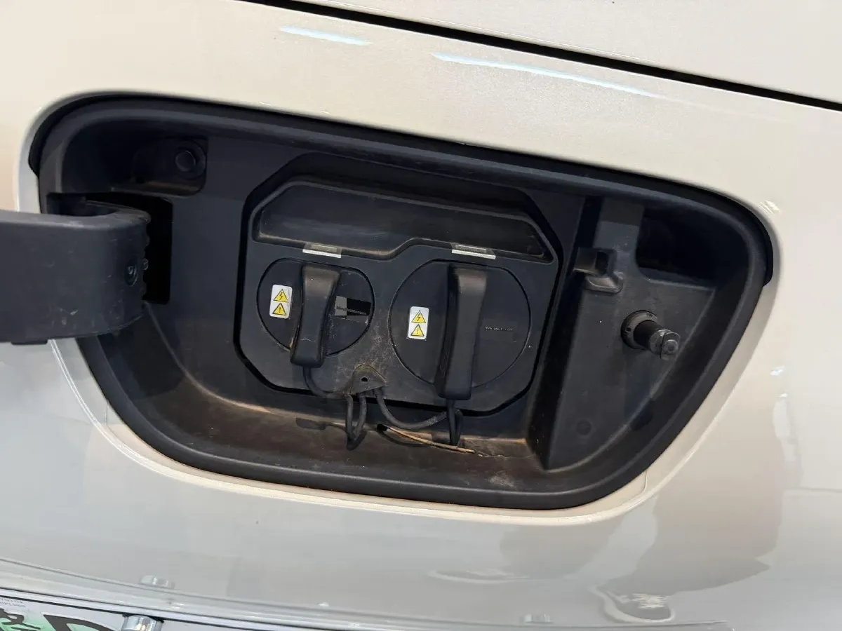 2025 WuLing HongGuang MINI EV BEV 16.2KWH,autocango,china used car exporter,china ev exporter,chinese used car exporter,chinese used ev exporter