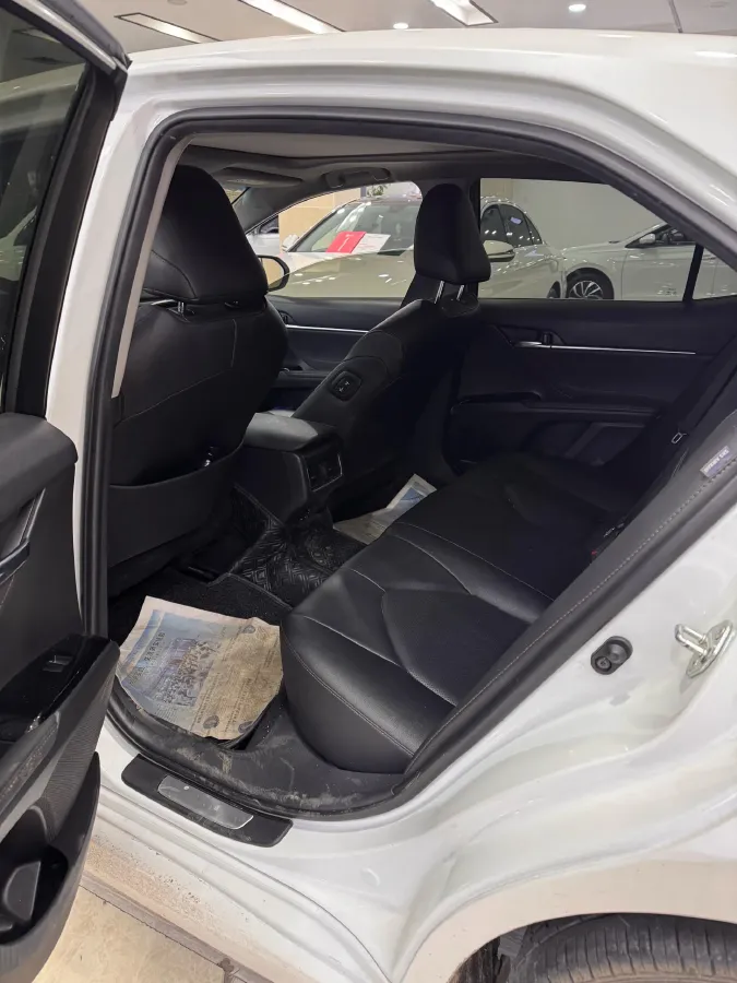 2021 Toyota Camry 2.5L 209HP L4 8AT,autocango,china used car exporter,china ev exporter,chinese used car exporter,chinese used ev exporter