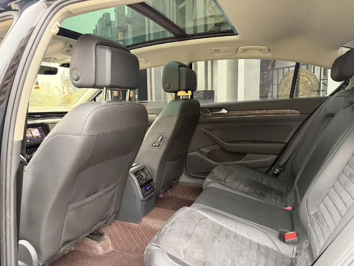 2018 Volkswagen Magotan 1.8T 180HP L4 7DCT,autocango,china used car exporter,china ev exporter,chinese used car exporter,chinese used ev exporter