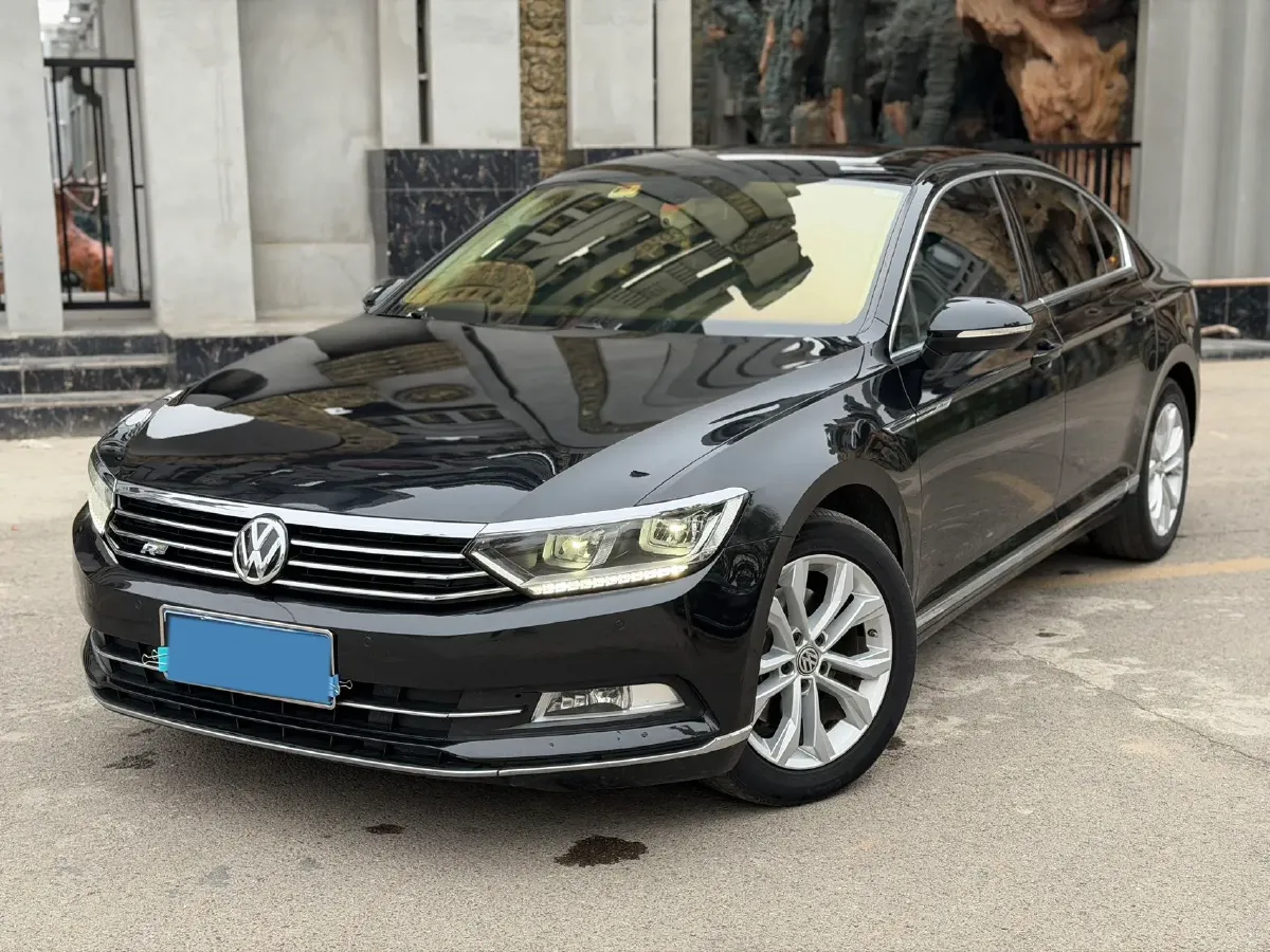 2018 Volkswagen Magotan 1.8T 180HP L4 7DCT,autocango,china used car exporter,china ev exporter,chinese used car exporter,chinese used ev exporter