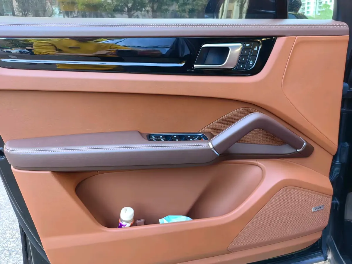 2023 Porsche Cayenne 3.0T 340HP V6 8AT,autocango,china used car exporter,china ev exporter,chinese used car exporter,chinese used ev exporter