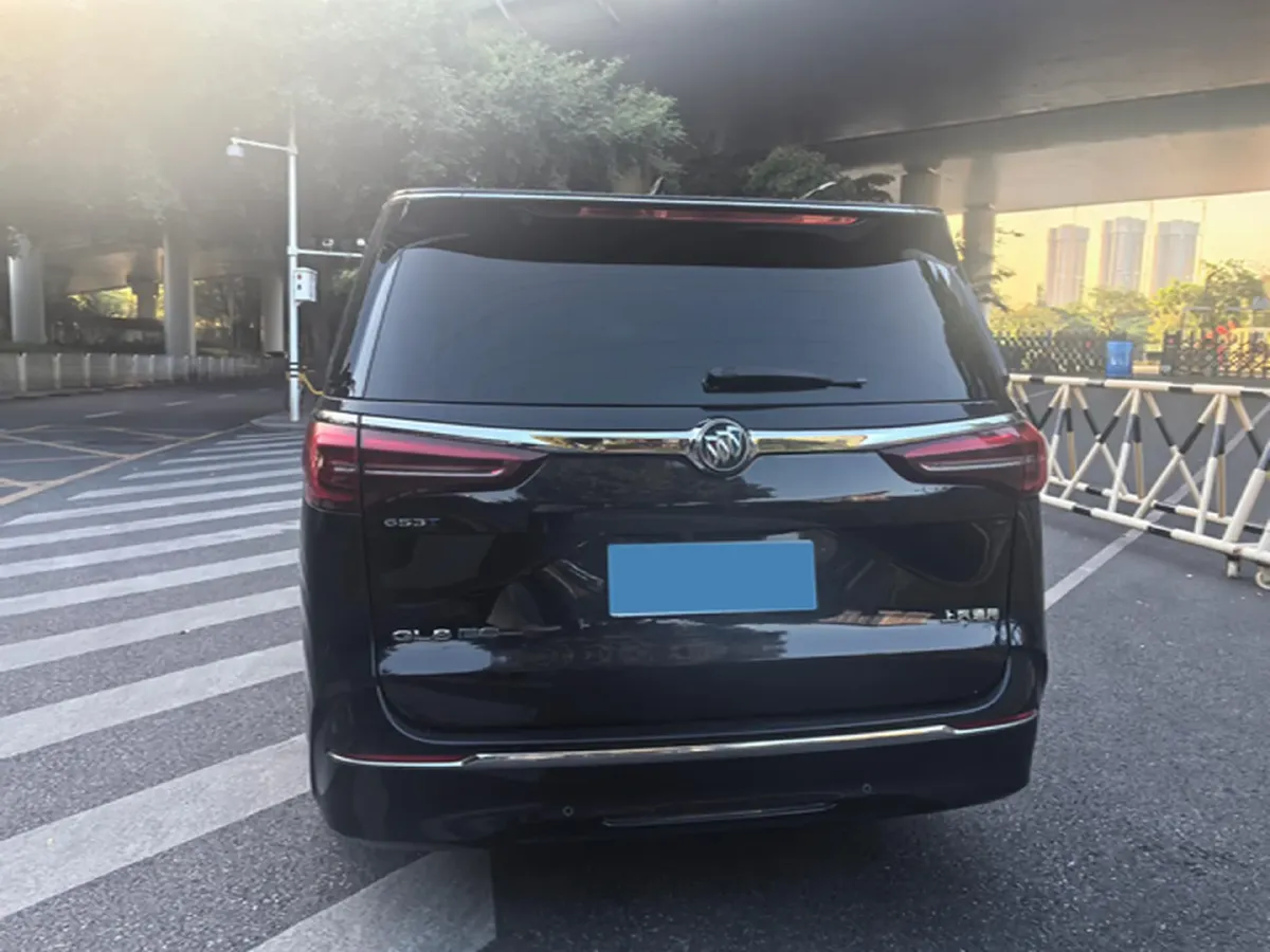 2022 Buick GL8 2.0T 237HP L4 9AT,autocango,china used car exporter,china ev exporter,chinese used car exporter,chinese used ev exporter