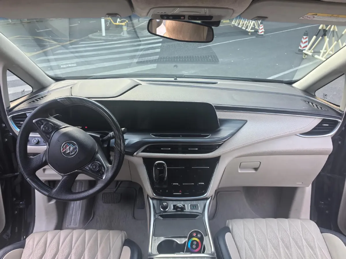 2022 Buick GL8 2.0T 237HP L4 9AT,autocango,china used car exporter,china ev exporter,chinese used car exporter,chinese used ev exporter