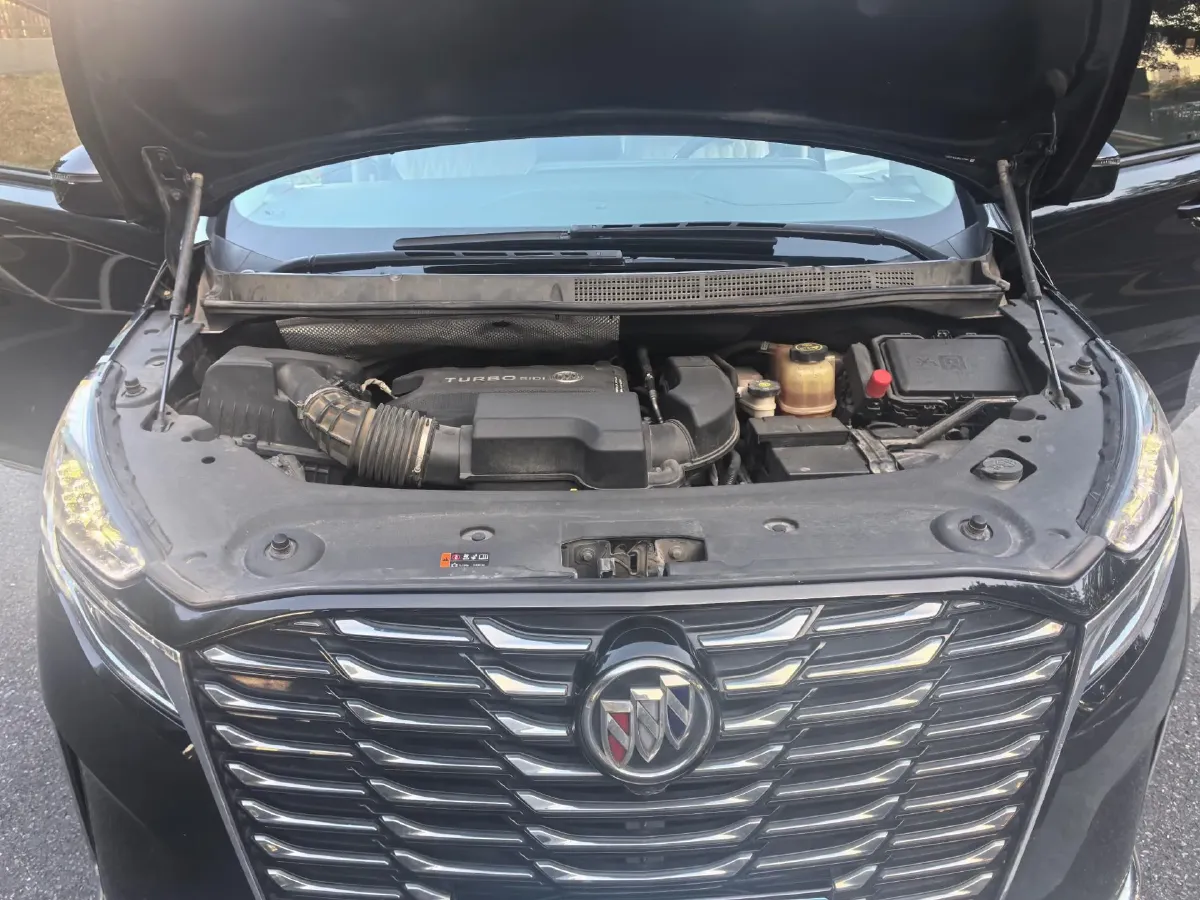 2022 Buick GL8 2.0T 237HP L4 9AT,autocango,china used car exporter,china ev exporter,chinese used car exporter,chinese used ev exporter