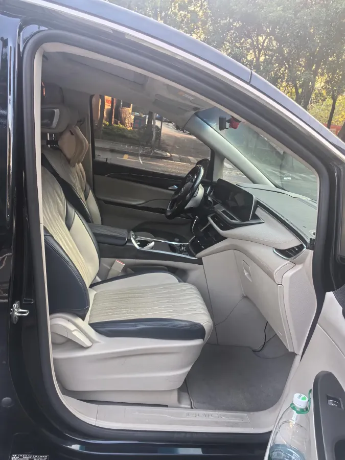 2022 Buick GL8 2.0T 237HP L4 9AT,autocango,china used car exporter,china ev exporter,chinese used car exporter,chinese used ev exporter