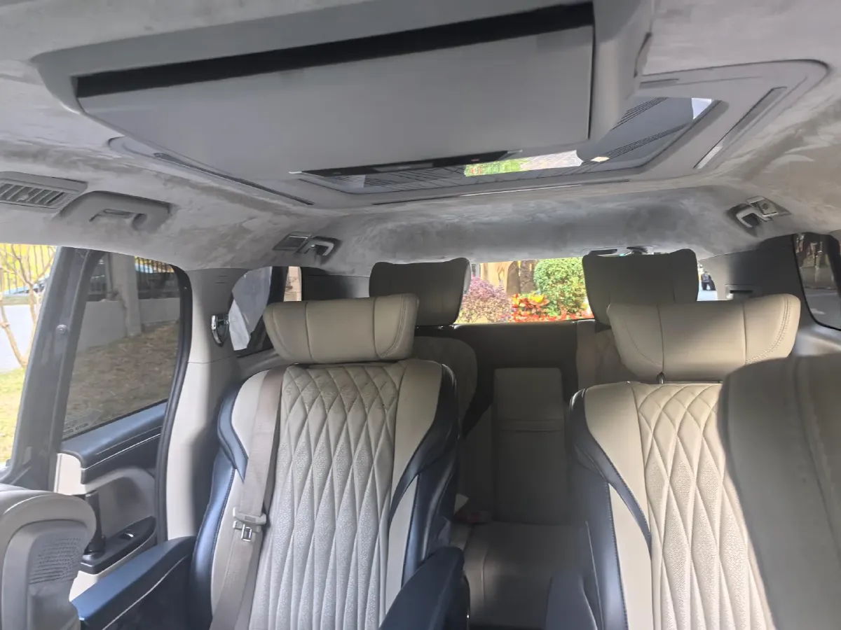 2022 Buick GL8 2.0T 237HP L4 9AT,autocango,china used car exporter,china ev exporter,chinese used car exporter,chinese used ev exporter