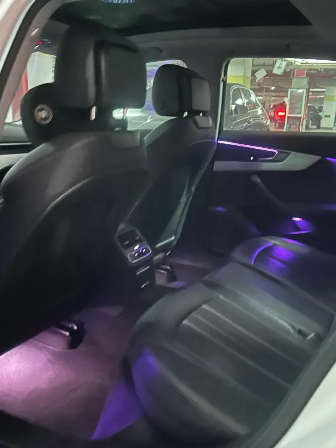 2022 Audi A4L 2.0T 190HP L4 7DCT,autocango,china used car exporter,china ev exporter,chinese used car exporter,chinese used ev exporter