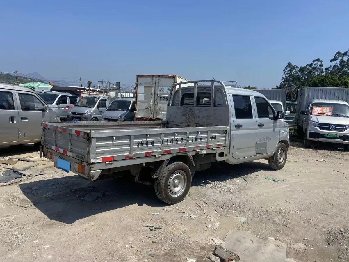 2023 WuLing RongGuang New Truck 1.5L 102HP L4 5MT,autocango,china used car exporter,china ev exporter,chinese used car exporter,chinese used ev exporter
