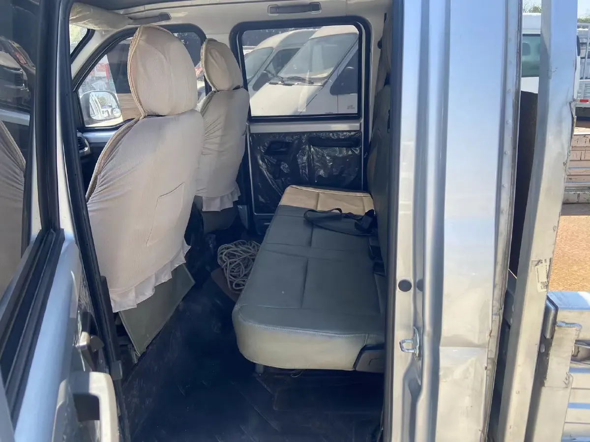 2023 WuLing RongGuang New Truck 1.5L 102HP L4 5MT,autocango,china used car exporter,china ev exporter,chinese used car exporter,chinese used ev exporter