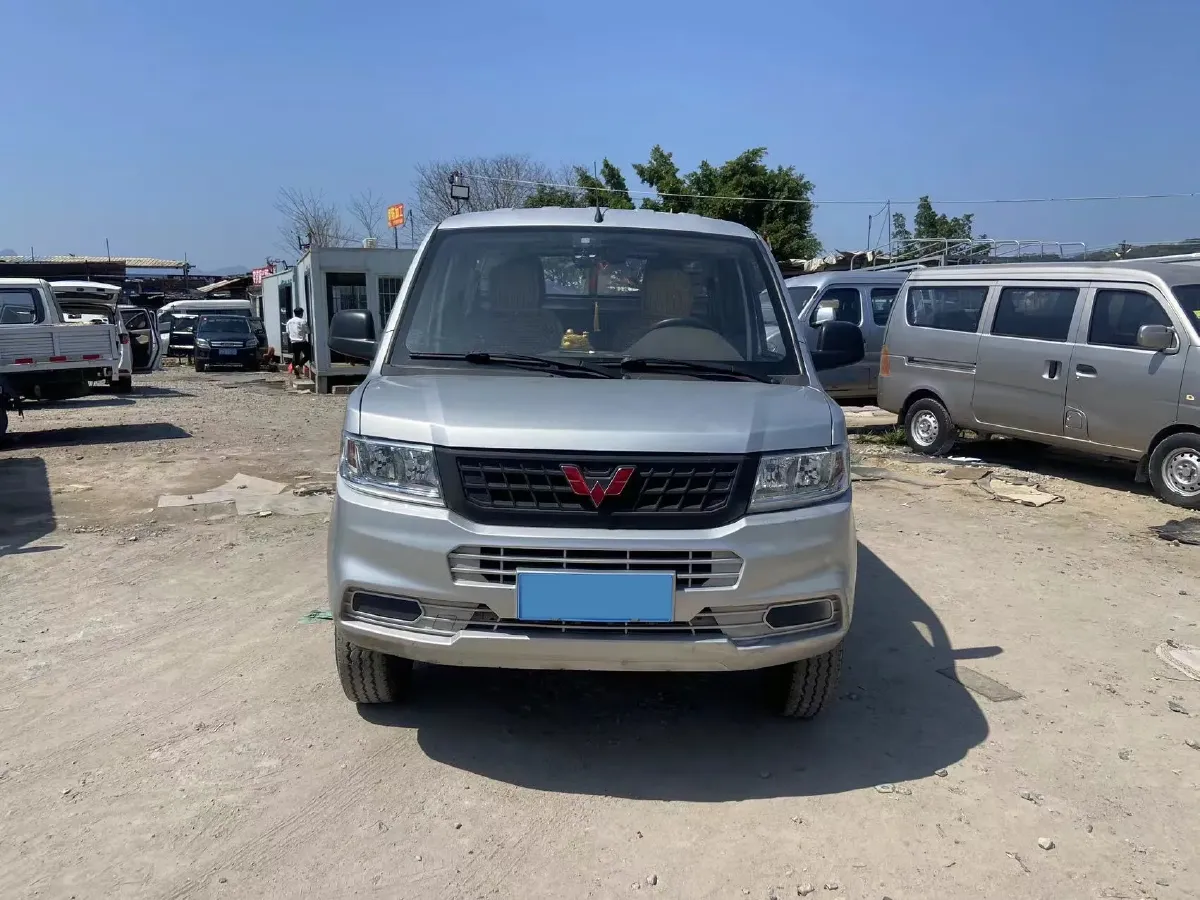 2023 WuLing RongGuang New Truck 1.5L 102HP L4 5MT,autocango,china used car exporter,china ev exporter,chinese used car exporter,chinese used ev exporter